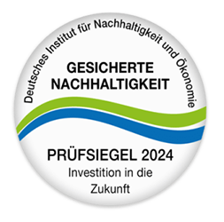 Ein rundesweißes Siegel mit je einer grünen und einer blauen geschwungenen Linie. Text oben: Deutsches Instituts für Nachhaltigkeit und Ökonomie. In der Mitte über den Linien steht:  Gesicherte Nachhaltigkeit und unter den Linien steht Prüfsiegel 2024 - Investition in die Zukunft.